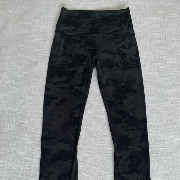 Lululemon Align Pants 7/8 Camo leggings - Picture 4 of 4